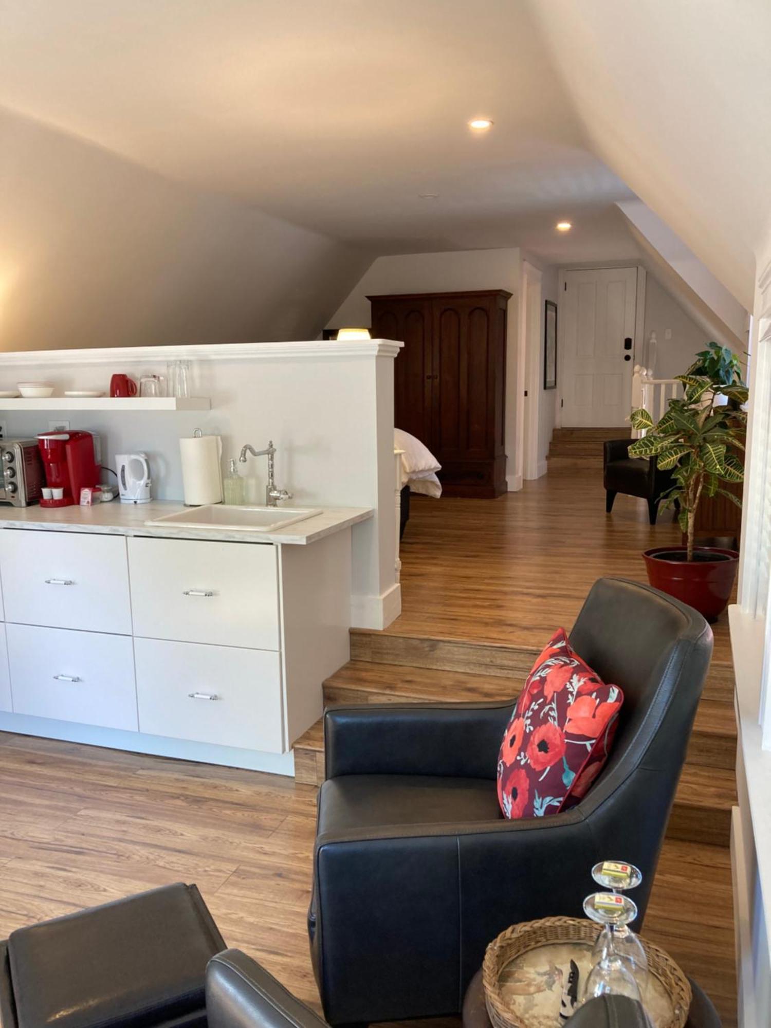 The Red House Fredericton Bed & Breakfast Phòng bức ảnh