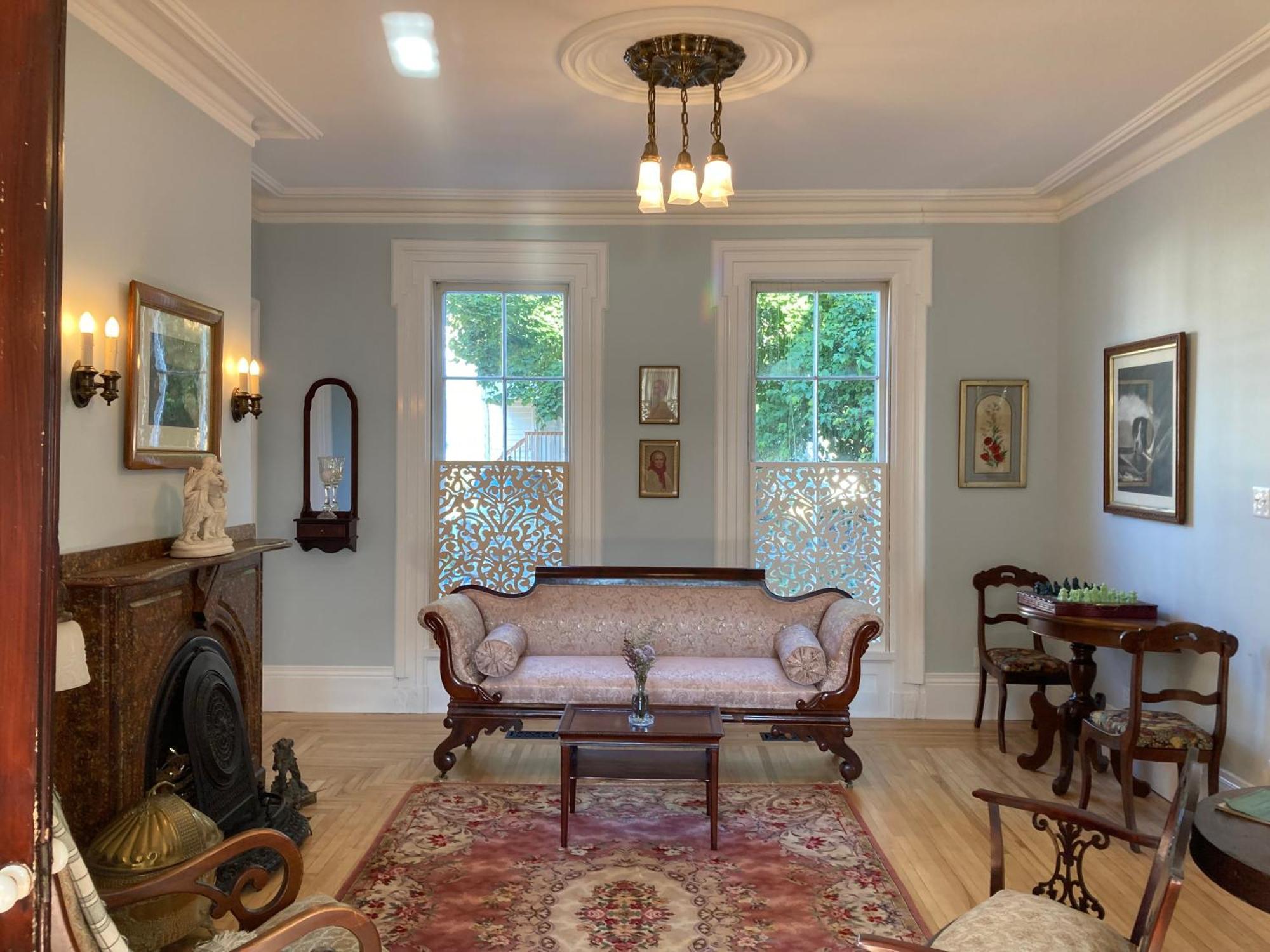 The Red House Fredericton Bed & Breakfast Ngoại thất bức ảnh