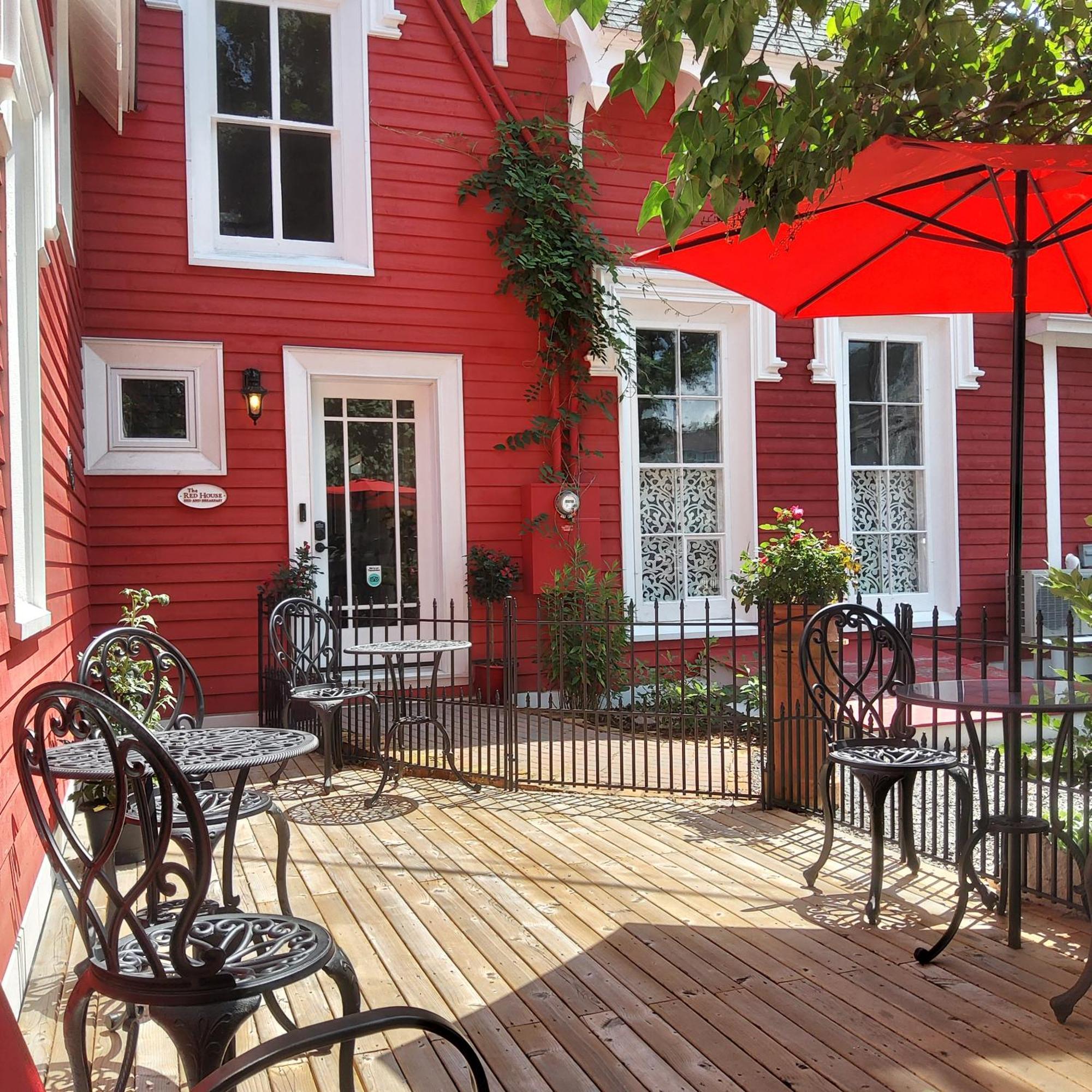 The Red House Fredericton Bed & Breakfast Ngoại thất bức ảnh